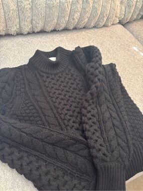 Aritzia Wilfred Chunky Olivetta Cable Knit Sweater – Black – 2XS